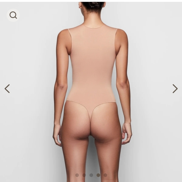 Skims essential crew neck sleeveless bodysuit - Picture 2 of 6